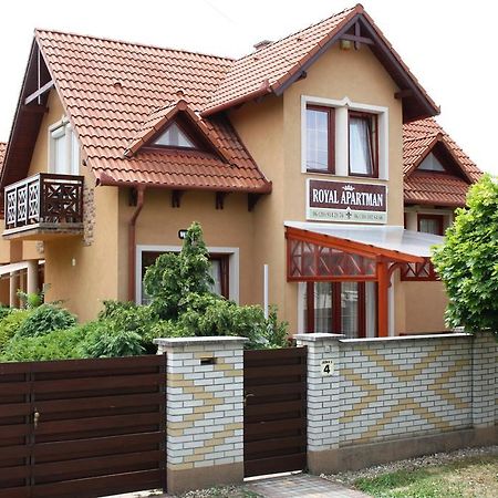 Royal Apartman Hajduszoboszlo Exterior foto