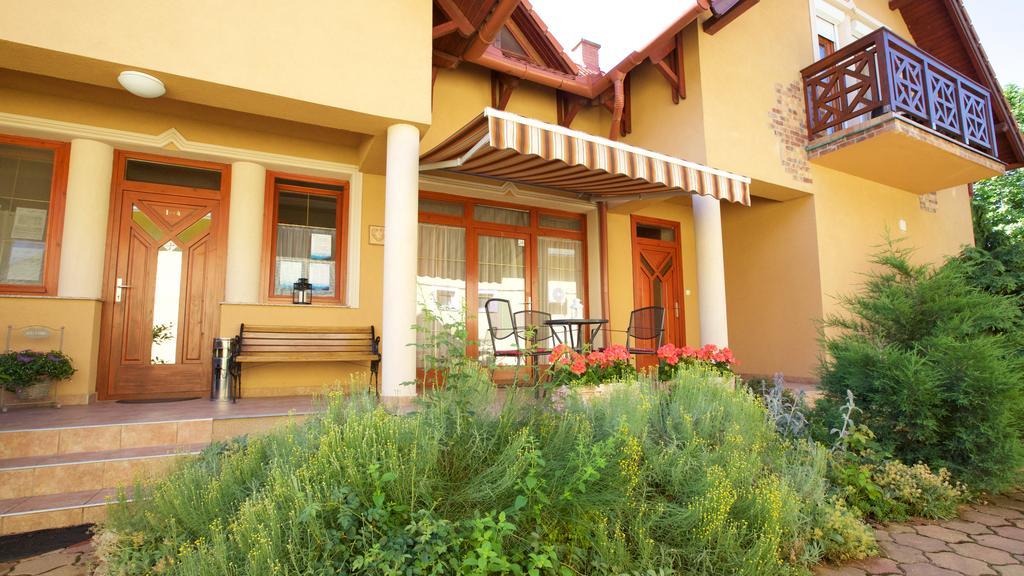 Royal Apartman Hajduszoboszlo Exterior foto