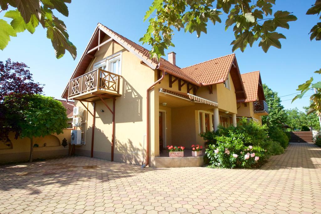 Royal Apartman Hajduszoboszlo Exterior foto