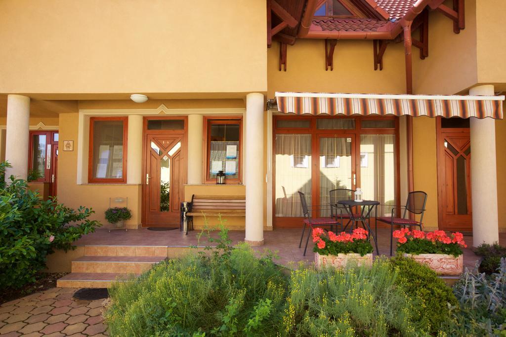 Royal Apartman Hajduszoboszlo Exterior foto