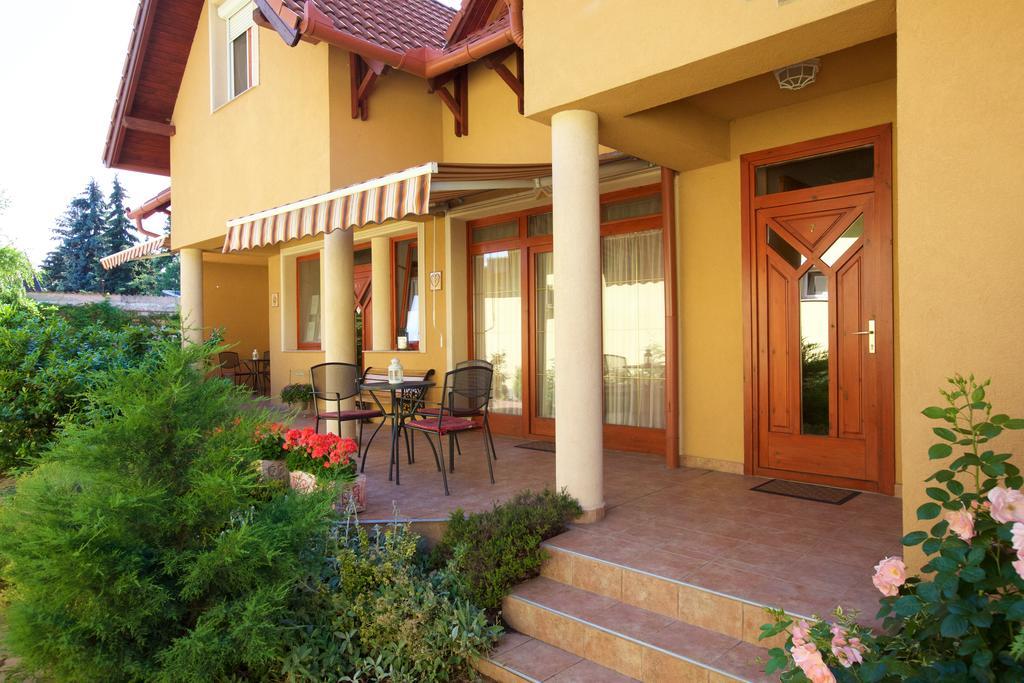 Royal Apartman Hajduszoboszlo Exterior foto