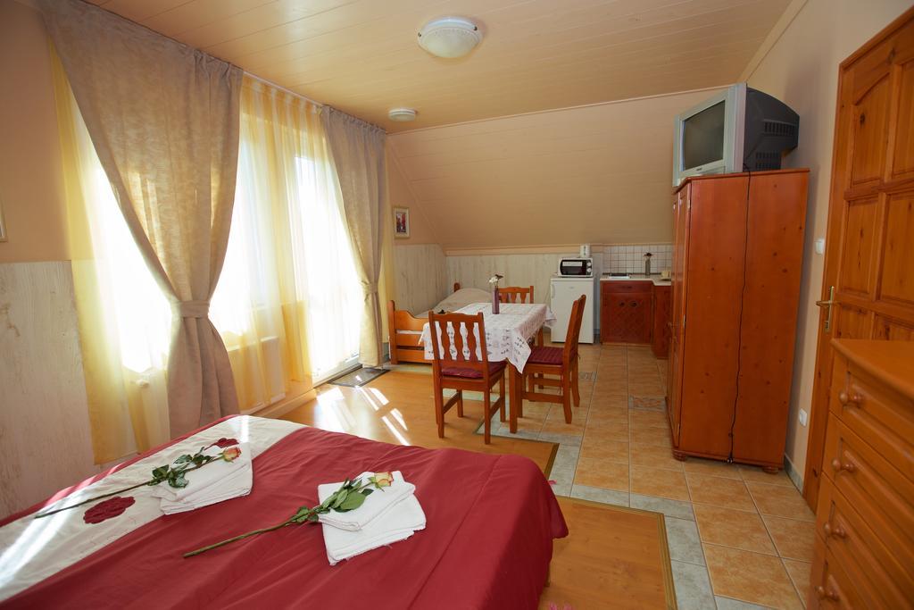 Royal Apartman Hajduszoboszlo Exterior foto