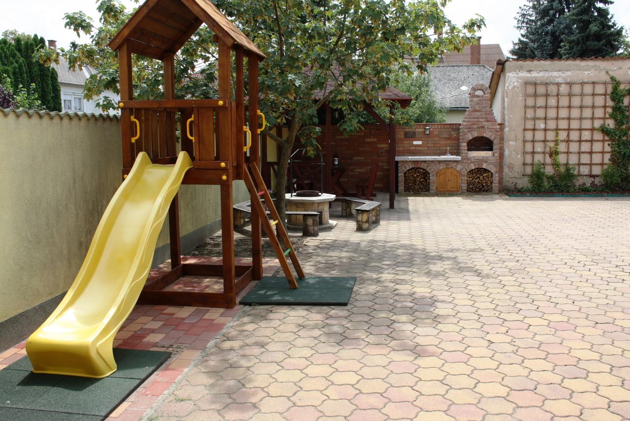 Royal Apartman Hajduszoboszlo Exterior foto